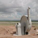 El acelerador gigante, que es más alto que la Estatua de la Libertad, se encuentra en Spaceport America en el desierto Jornada del Muerto de Nuevo México.