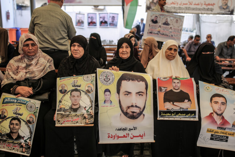Palestinos detenidos sin juicio en 14 años de alta