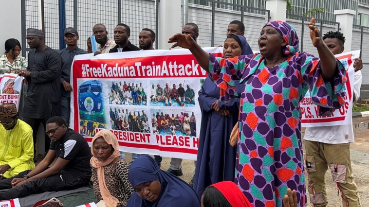 Rehenes restantes liberados en ataque de tren en Nigeria