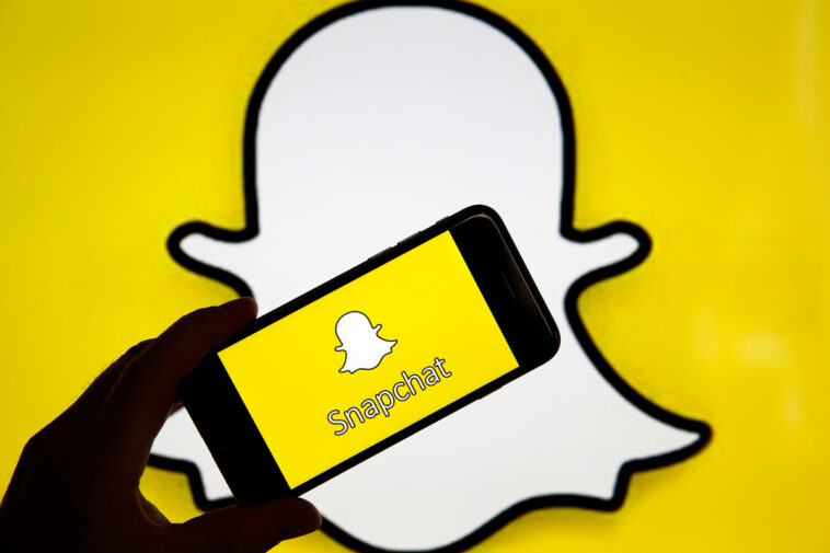 Snapchat permite a los padres saudíes ver quién envía mensajes a sus hijos