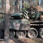 Tanque ruso incautado por la Guardia Nacional de Ucrania cerca de Lyman