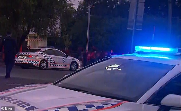 La policía de Queensland ha establecido una escena del crimen después de que un hombre recibió un disparo mortal en Brisbane temprano en la mañana.
