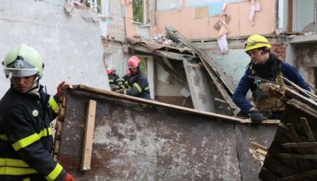 Tres civiles heridos en el bombardeo enemigo de la región de Kharkiv