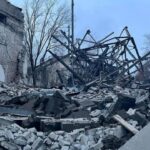 Misiles rusos dañan edificios de apartamentos de varios pisos en Kramatorsk