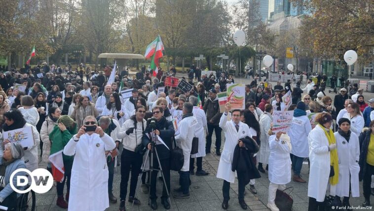 Alemania se prepara para detener las deportaciones a Irán en medio de protestas