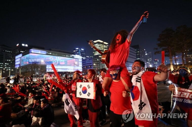 (World Cup) Over 10,000 gather at Gwanghwamun to cheer for S. Korea