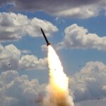 Dos misiles rusos alcanzan la infraestructura de transporte en Kryvyi Roh