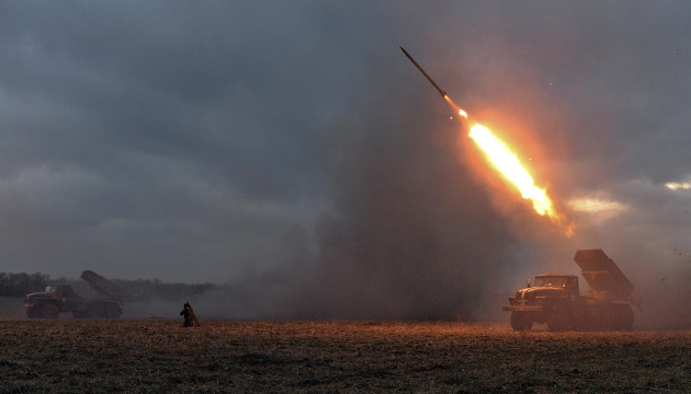 Dos muertos cuando las tropas rusas bombardean una aldea en la región de Kherson con Grad MLRS
