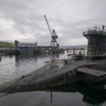 El HMS Vigilant, que transporta el disuasivo nuclear Trident del Reino Unido, se ve el 29 de abril de 2019 en Faslane, Escocia.
