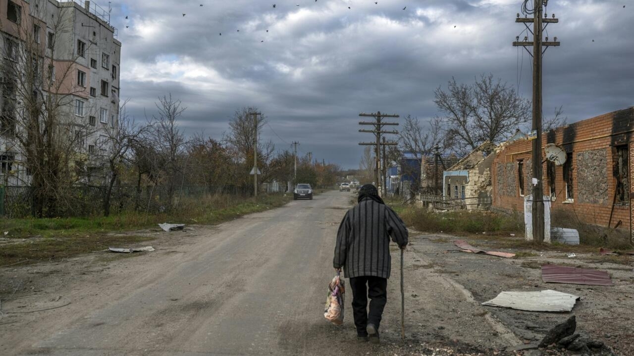 En vivo: las fuerzas ucranianas ingresan a la ciudad de Kherson después de la retirada rusa
