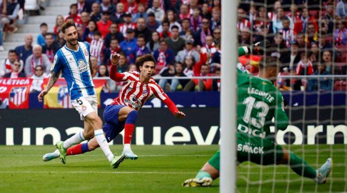 Espanyol con diez hombres mantiene al Atlético de Madrid empatado 1-1
