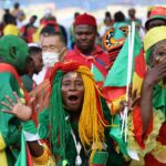 Fotos: Aficionados de Camerún celebran impresionante empate 3-3 con Serbia