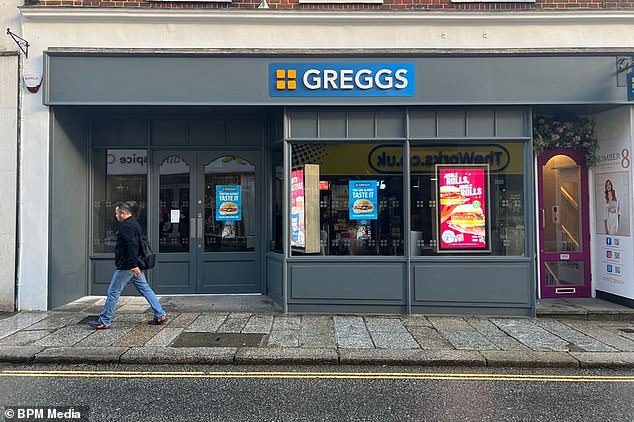 La nueva tienda Greggs, que se muestra aquí, abrirá en St Nicholas Street, Truro, el martes 6 de diciembre.