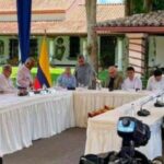 Gobierno de Colombia y ELN invitan a EE.UU. a participar en diálogos de paz