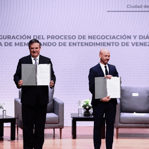 Gobierno y oposición venezolana firman segundo acuerdo parcial