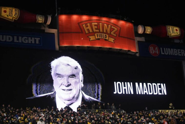 John Madden será homenajeado en Acción de Gracias con logotipo especial, cascos y más