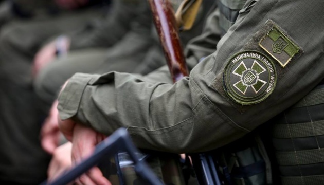 La Guardia Nacional muestra cómo eliminan a los rusos que esperan emboscados en la región de Lugansk