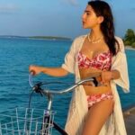 La foto del traje de baño de Sara Ali Khan y la leyenda 'inteligente' de las vacaciones junto al mar ganan a Saba Ali Khan Pataudi