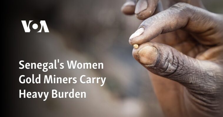 Las mujeres mineras de oro de Senegal llevan una pesada carga