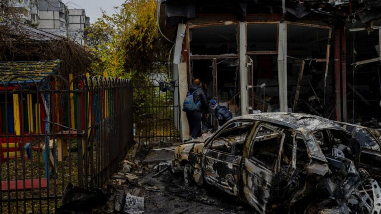 Más bombardeos en Kherson a medida que Ucrania restaura gradualmente el poder