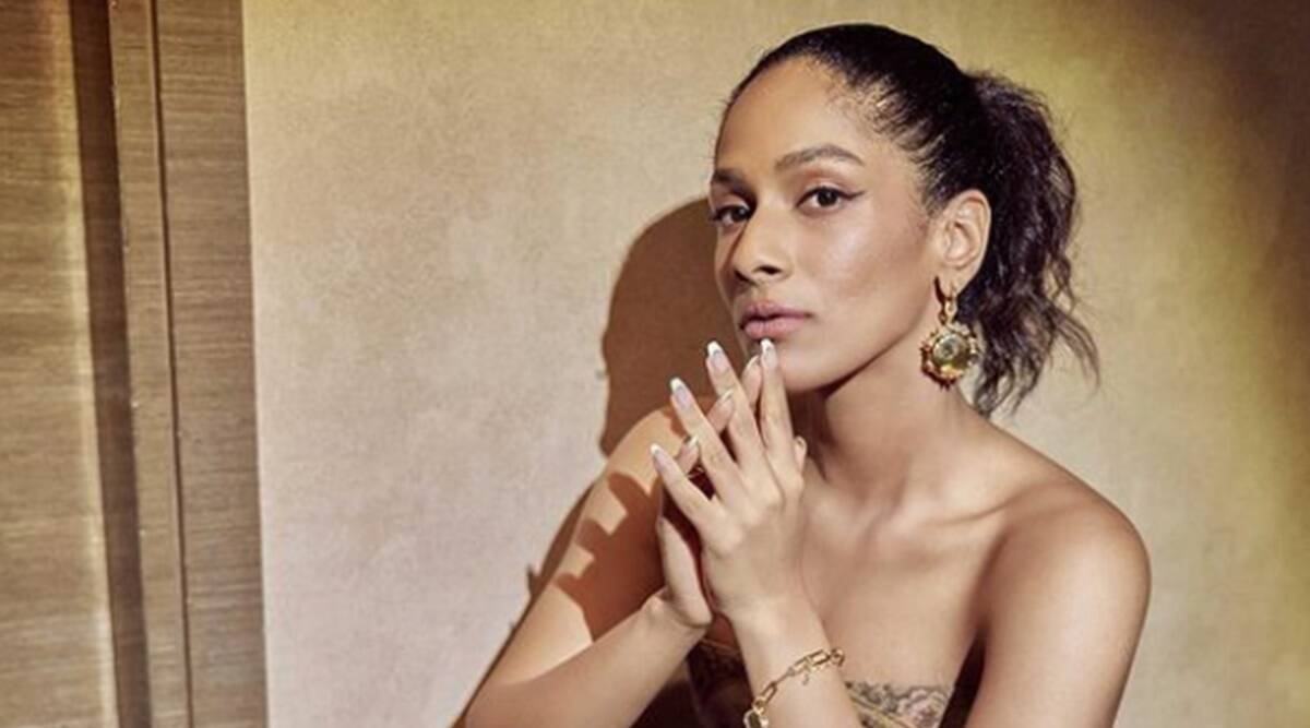 Masaba Gupta disfruta de este bocadillo callejero: 