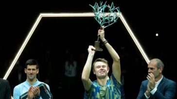 Masters de París: el adolescente Holger Rune sorprende a Novak Djokovic en una emocionante final