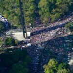 Miles de mexicanos marchan para mostrar su apoyo al Gobierno