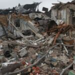Misiles rusos destruyen barrio residencial en Dnipro