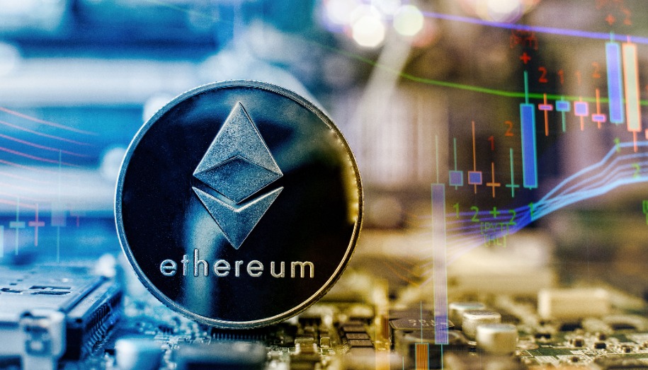 Predicción del precio de Ethereum a medida que se forma un banderín bajista
