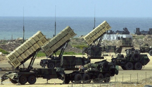 Zelensky pide a Alemania que proporcione a Ucrania sistemas de defensa aérea Patriot