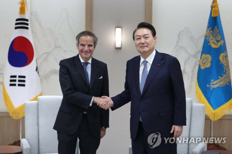 Yoon meets with IAEA chief, calls for support toward N.K. denuclearization
