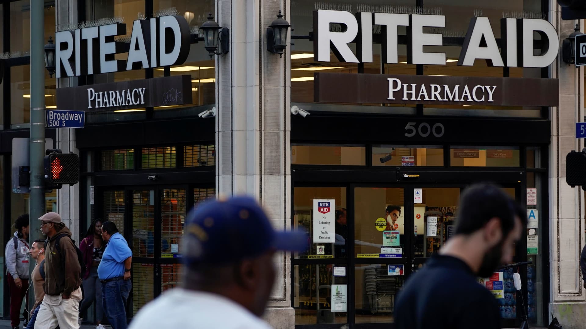 Acciones que realizan los mayores movimientos previos a la comercialización: Rite Aid, Nike, FedEx y otros
