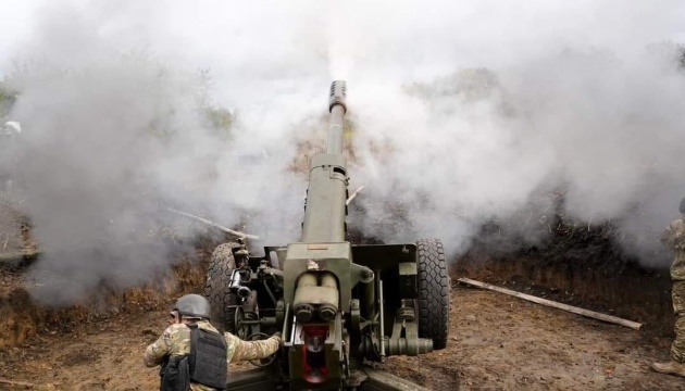 Las fuerzas ucranianas atacan el puesto de mando ruso y dos depósitos de municiones