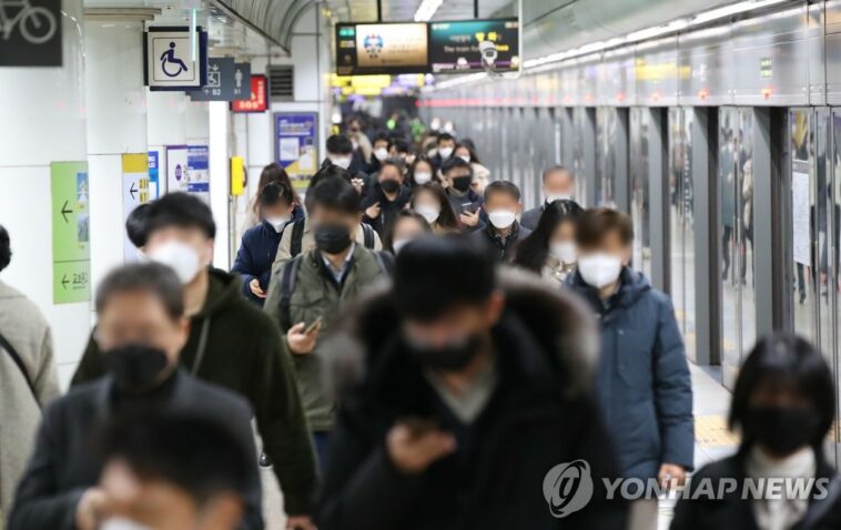 Seoul subway fares likely to rise next year due to budget problem, officials say
