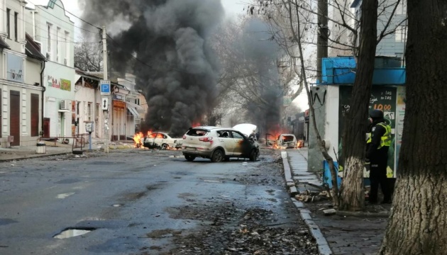 18 de 64 heridos en estado crítico
