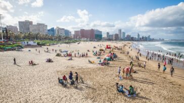 3 muertos, 17 heridos por ola monstruosa en playa sudafricana