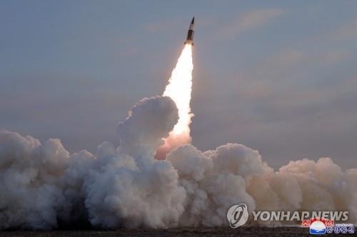 (4th LD) N. Korea fires 2 medium-range ballistic missiles into East Sea: S. Korea military
