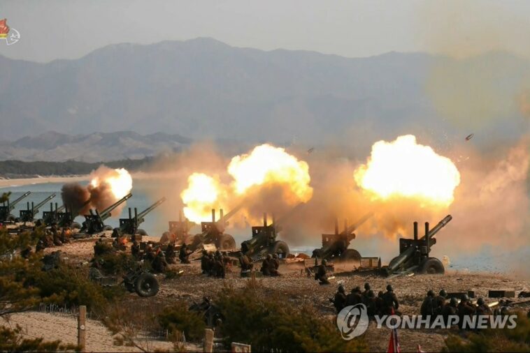 (4th LD) N. Korea fires artillery shells into sea to protest S. Korea-U.S. drills near border