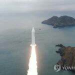 (LEAD) S. Korea successfully conducts test flight of solid-fuel space vehicle: defense ministry