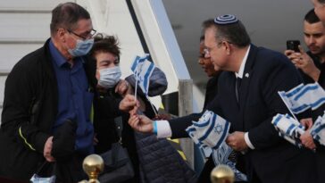 Agencia Judía: El número de inmigrantes judíos en Israel alcanza un récord debido a la guerra de Ucrania