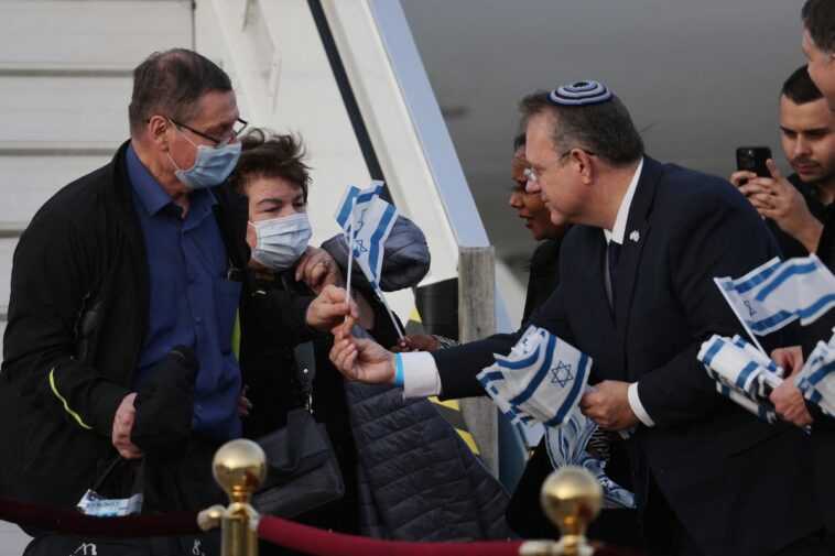 Agencia Judía: El número de inmigrantes judíos en Israel alcanza un récord debido a la guerra de Ucrania