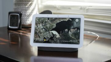 Ahorre $ 70 en Nest Hub de Google y obtenga una bombilla inteligente gratis