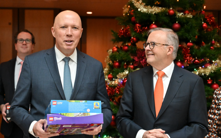Albanese y Dutton comparten sus mejores deseos de Navidad