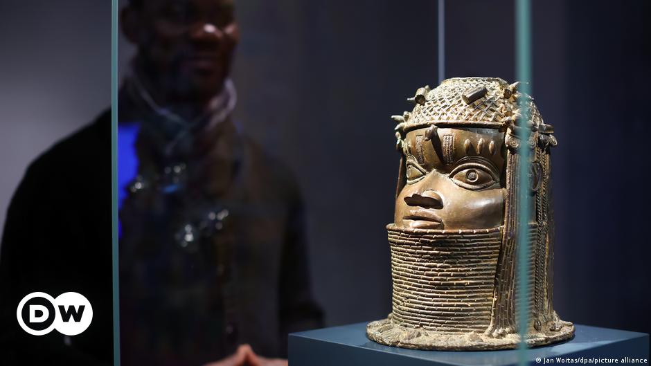 Alemania devuelve bronces de Benin saqueados a Nigeria
