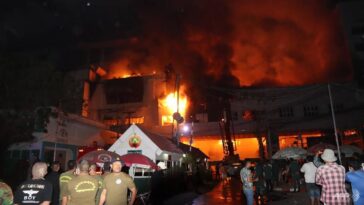 'Alrededor de 10 muertos, 30 heridos' en incendio de hotel casino en Camboya: Policía