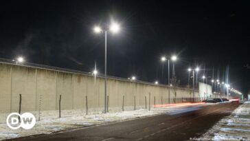 Atacante terrorista de Halle retiene a guardias de prisión como rehenes