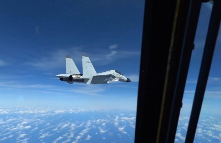 Avión de combate chino voló a menos de seis metros del avión de vigilancia de EE. UU.