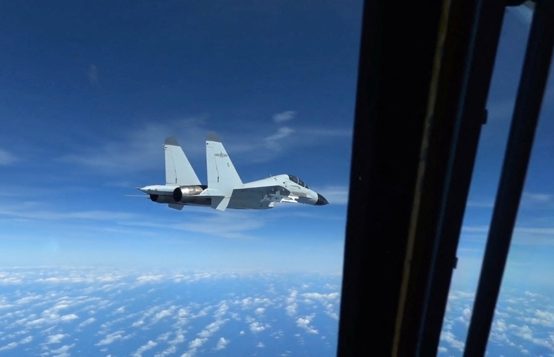 Avión de combate chino voló a menos de seis metros del avión de vigilancia de EE. UU.
