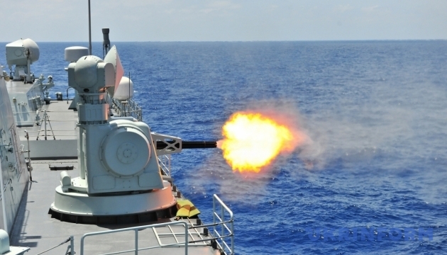 Buques de guerra rusos en el Mar Negro sugieren que Moscú podría estar preparando ataques con misiles