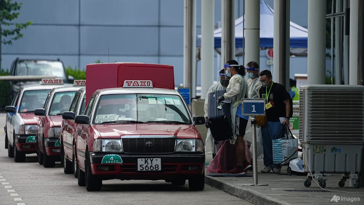 COMENTARIO: Es posible que levantar las restricciones de viaje no revitalice la economía de Hong Kong
